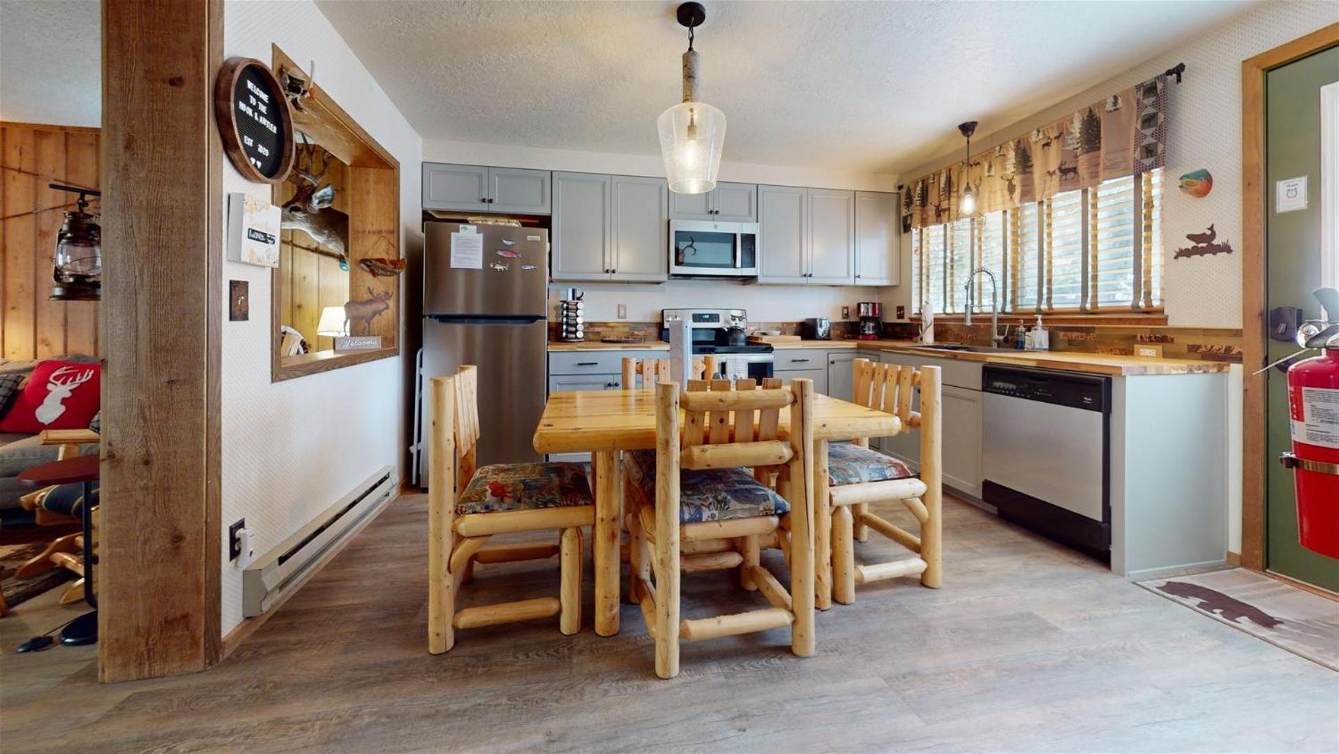 Hook And Antler Villa Уест Йелоустоун Екстериор снимка